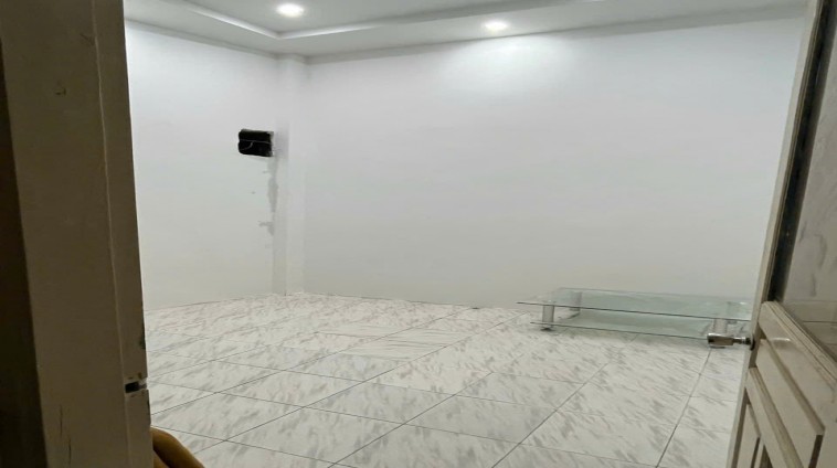 Cho thuê nhà nguyên căn ngõ Bạch Mai Hai Bà Trưng,  40m x3 tầng 1 tum .3 ngủ.
11 Triệu
